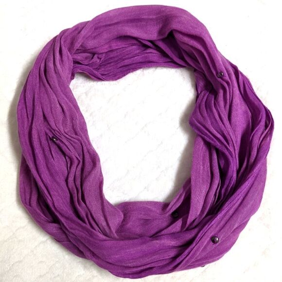 NWOT - Lightweight Soft/Muted Grape Color Infinity Scarf - Picture 1 of 8